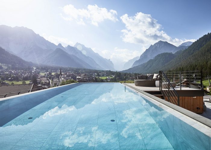 Alto Adige, le più belle piscine outdoor con vista sulle montagne