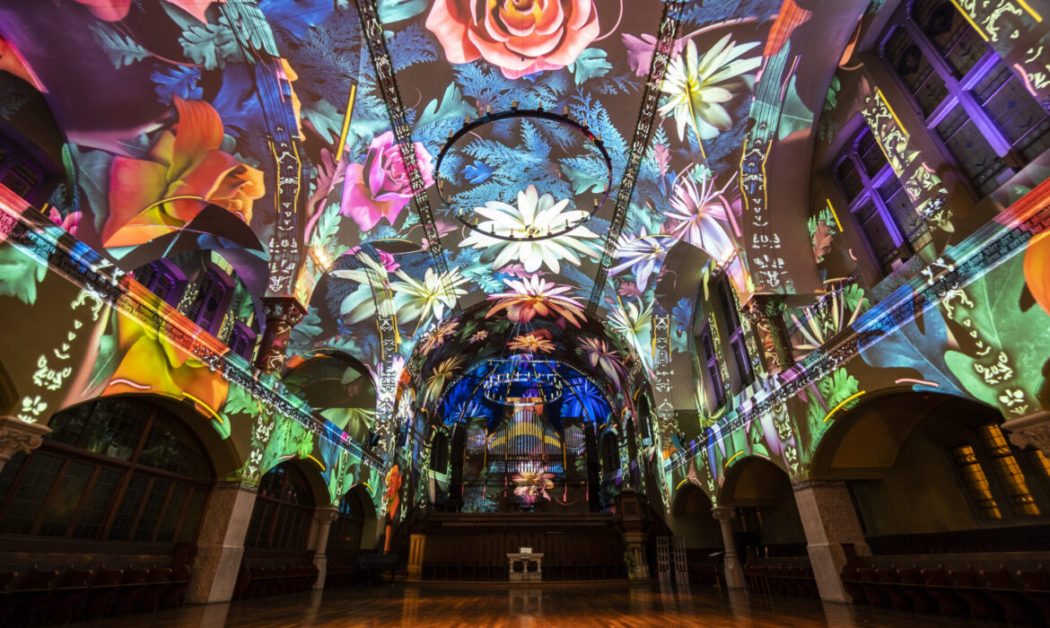 “Genesis: uno spettacolo di luci immersivo” sbarca a Milano: tutto quello che c’è da sapere
