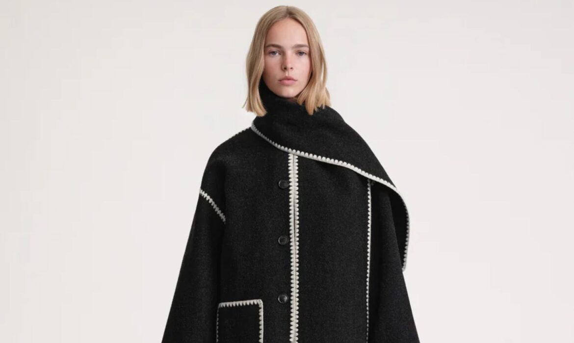 Moda Inverno 2023: la scarf jacket di Toteme è il capospalla del momento