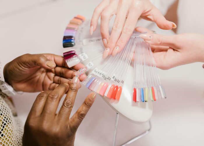 Unghie primavera 2024: 6 idee per una manicure alla moda