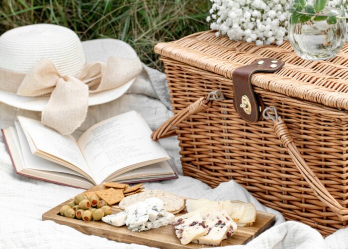 Gli accessori che svoltano il tuo look per un picnic